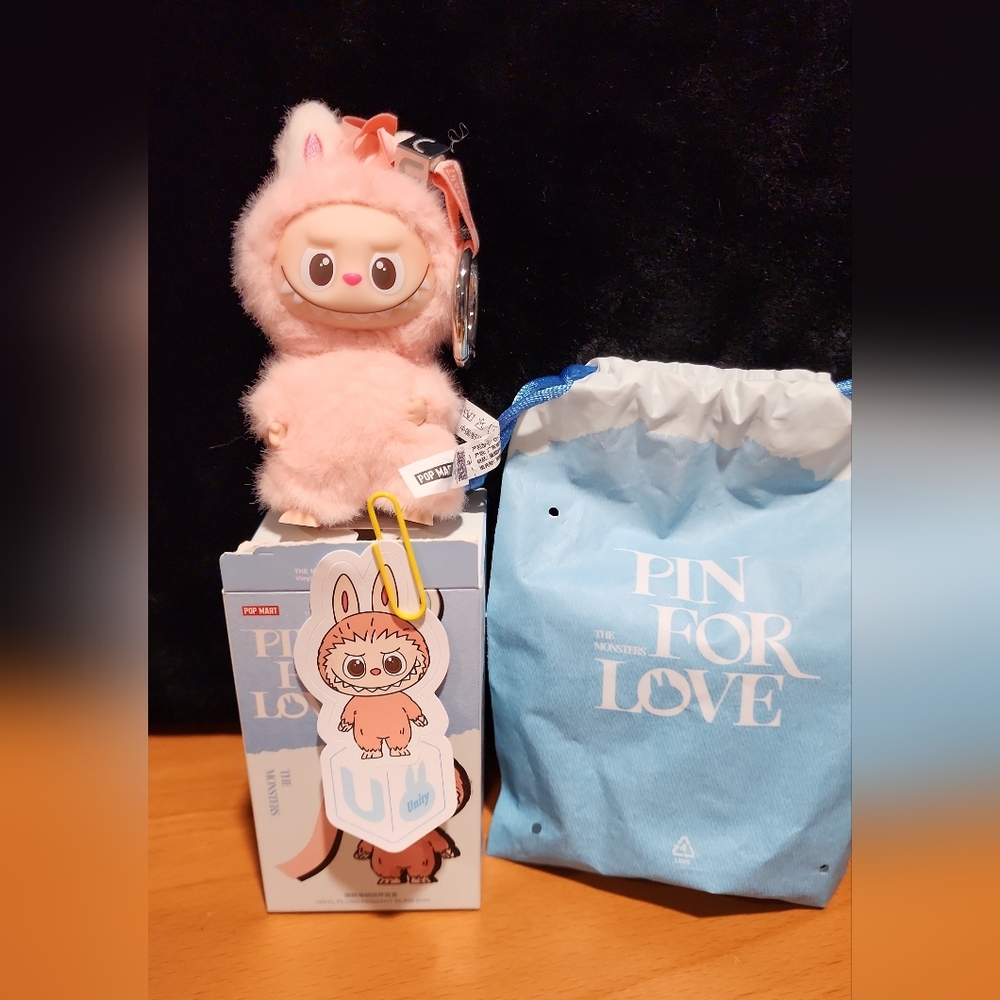 Pop Mart Pin For Love Letter U